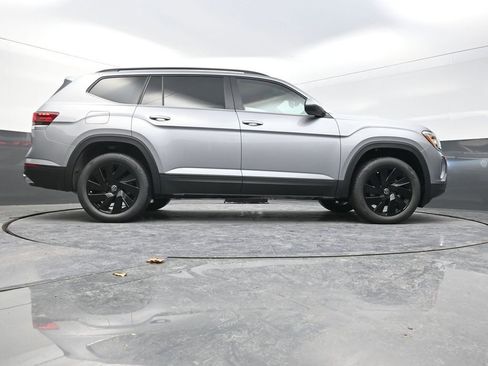 New 2026 Volkswagen Atlas SE image 28