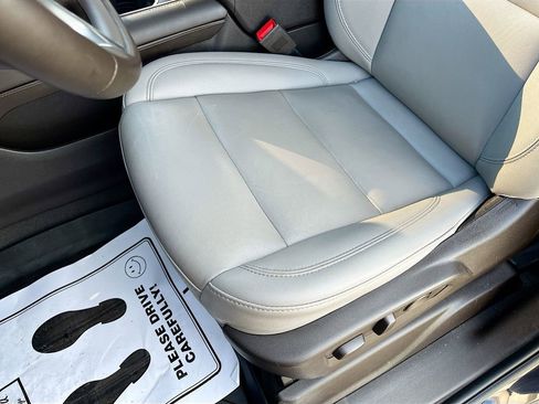 Used 2024 Chevrolet Tahoe Z71 w/ Luxury Package image 20