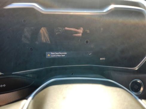 Used 2024 GMC Canyon Denali image 21