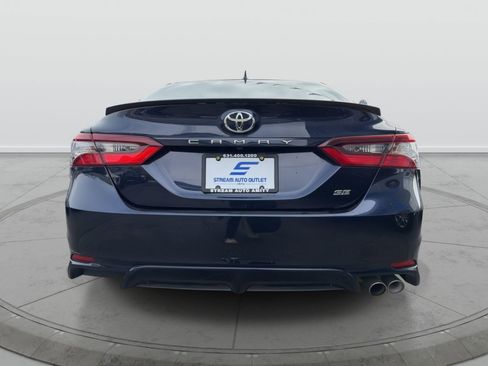 Used 2022 Toyota Camry SE FWD image 7