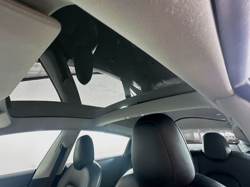 Used 2020 Tesla Model 3 Standard Range Plus RWD image 25