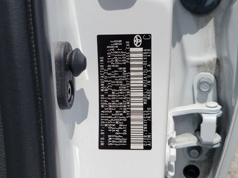 Used 2022 Toyota Corolla SE FWD image 32