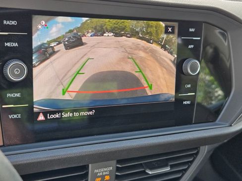 Certified 2022 Volkswagen Jetta SEL FWD image 23