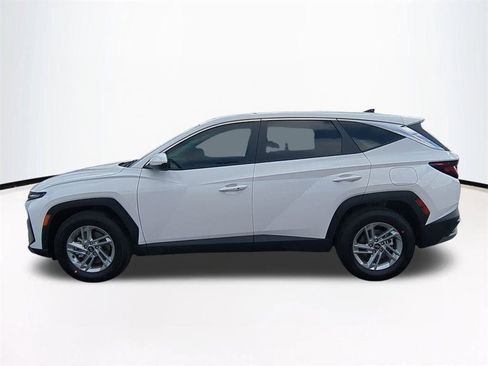New 2026 Hyundai Tucson SE image 8