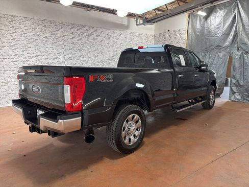 Used 2019 Ford F350 Lariat w/ Chrome Package image 7