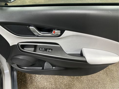 Certified 2023 Hyundai Kona Limited image 22