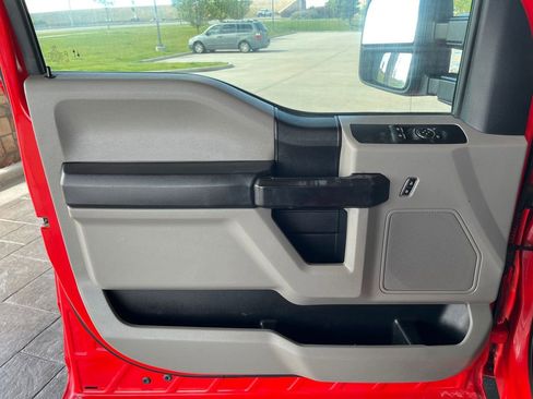 Used 2020 Ford F250 XL w/ Power Equipment Group image 10