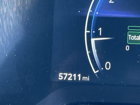 Certified 2023 Toyota Corolla Cross XLE image 24