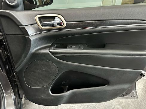 Used 2015 Jeep Grand Cherokee Limited w/ Trailer Tow Group IV AWD/4WD image 15