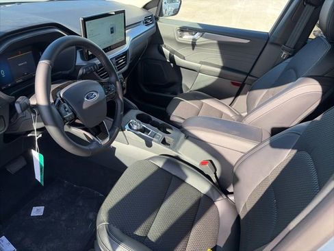 New 2026 Ford Escape SE w/ Class II Trailer Tow Package image 16