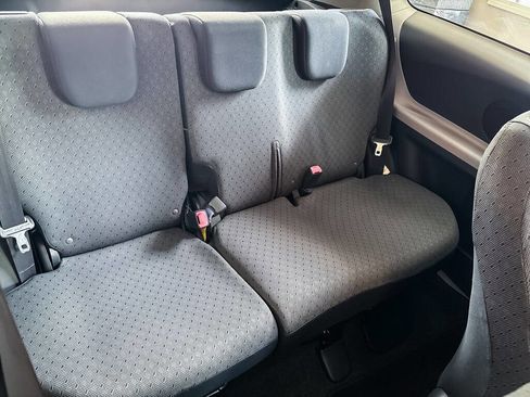 Used 2010 Toyota Yaris 2-Door Hatchback FWD image 22