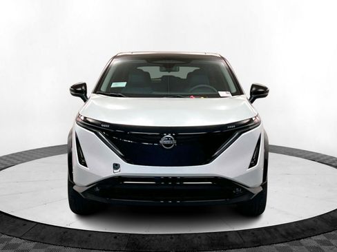 New 2025 Nissan Ariya Platinum image 8