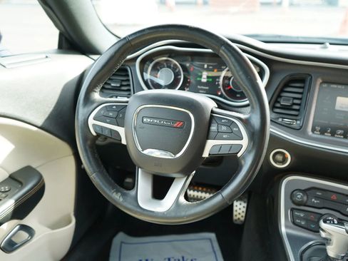 Used 2015 Dodge Challenger SXT Plus image 15