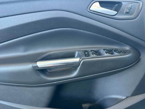 Used 2018 Ford Escape SE w/ Ford Safe & Smart Package image 13