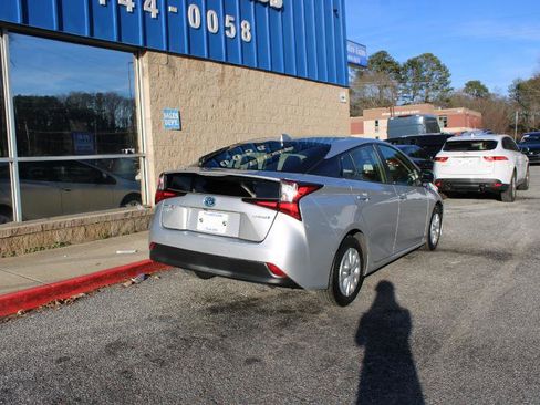 Used 2022 Toyota Prius LE image 4