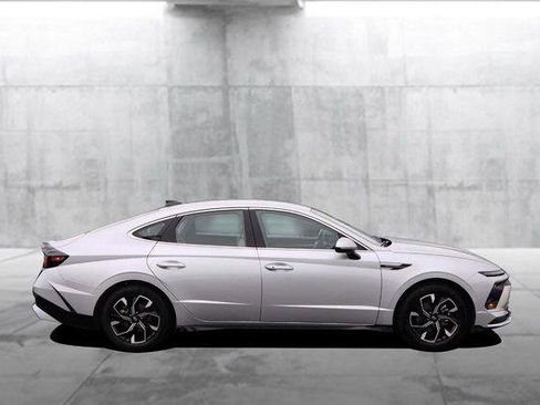 Used 2025 Hyundai Sonata SEL FWD image 5