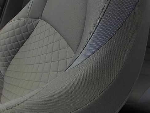Used 2021 Toyota C-HR XLE FWD image 12