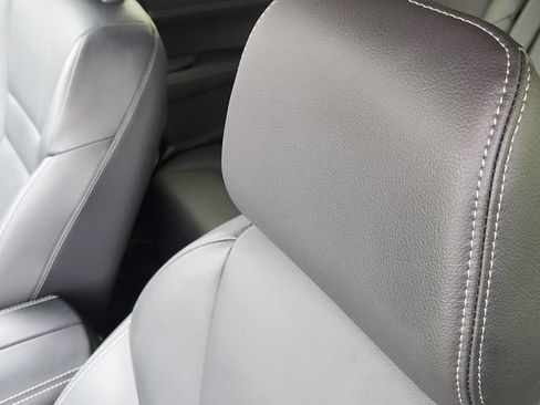 Used 2025 Nissan Rogue SL w/ Tech Package FWD image 21