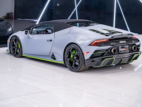 Used 2023 Lamborghini Huracan EVO RWD image 21