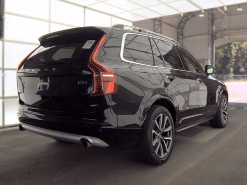 Used 2018 Volvo XC90 T5 Momentum w/ Convenience Package AWD/4WD image 5