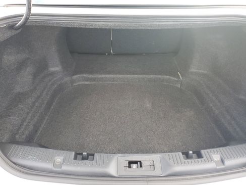 Used 2018 Ford Taurus Limited image 6