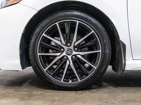Used 2024 Toyota Camry SE w/ Cold Weather Package FWD image 11