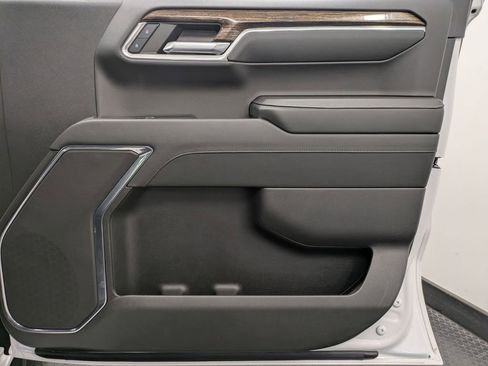 Used 2024 GMC Sierra 1500 Elevation image 30