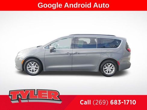 Used 2022 Chrysler Pacifica Touring-L FWD image 4