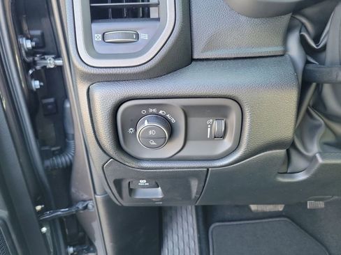 New 2026 RAM 1500 Express AWD/4WD image 11