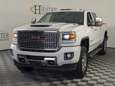 Used 2019 GMC Sierra 2500 Denali w/ Duramax Plus Package image 4