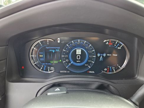 Certified 2018 Cadillac Escalade ESV Platinum RWD image 26