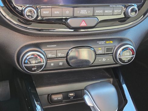 Used 2023 Kia Soul GT-Line w/ GT-Line Technology Package FWD image 30