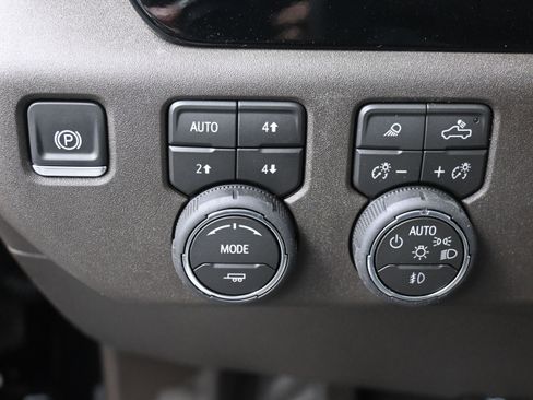 New 2026 Chevrolet Silverado 2500 LTZ w/ LTZ Convenience Package AWD/4WD image 22