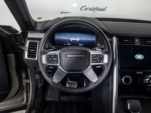 Used 2024 Land Rover Discovery Dynamic SE AWD/4WD image 28