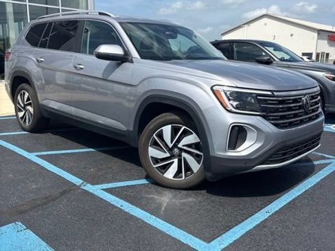 Used 2024 Volkswagen Atlas SEL AWD/4WD image 1