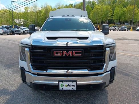 New 2025 GMC Sierra 3500 Pro w/ Convenience Package AWD/4WD image 2
