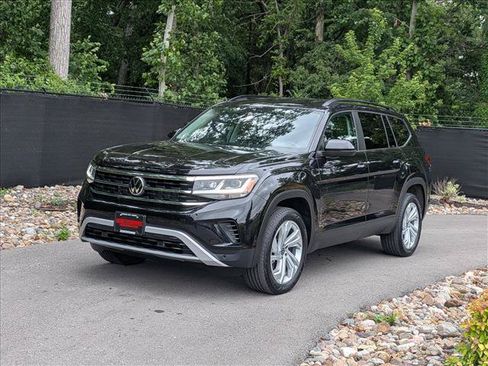 Used 2023 Volkswagen Atlas SE AWD/4WD image 1