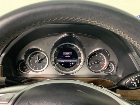 Used 2013 Mercedes-Benz E 350 4MATIC Sedan image 21