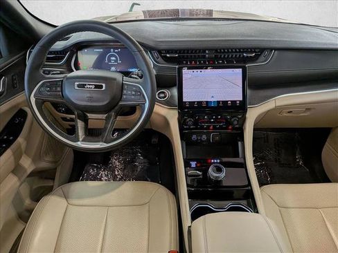 Used 2023 Jeep Grand Cherokee Limited w/ Luxury Tech Group II AWD/4WD image 25