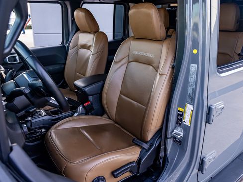 Used 2021 Jeep Gladiator Rubicon w/ LED Lighting Group image 30