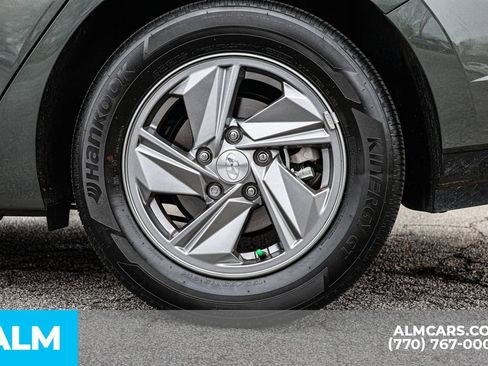 Used 2025 Hyundai Elantra SE image 17