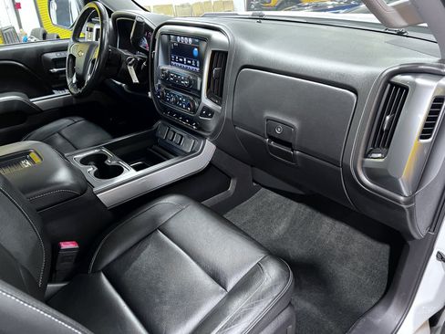 Used 2017 Chevrolet Silverado 1500 LTZ Z71 w/ LTZ Plus Package AWD/4WD image 16