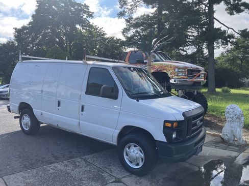 Used 2008 Ford E-250 and Econoline 250 RWD image 2