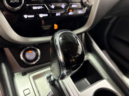 Used 2019 Nissan Murano SV AWD/4WD image 21