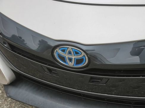 Used 2022 Toyota Prius Prime Limited FWD image 7