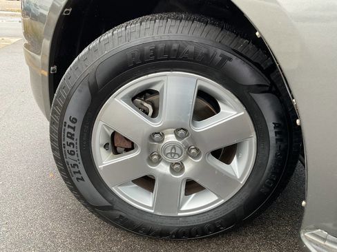 Used 2004 Toyota Sienna XLE image 39