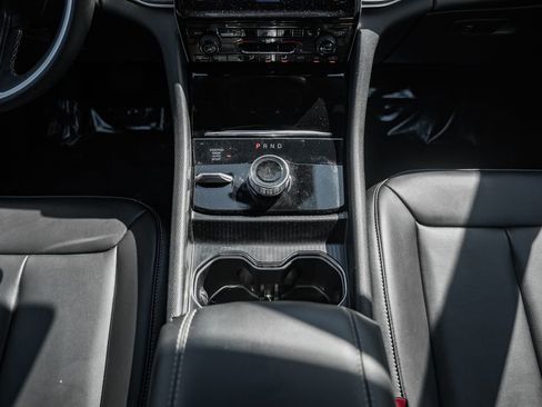 Used 2024 Jeep Grand Cherokee Limited image 28