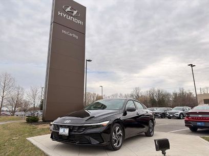 Used 2025 Hyundai Elantra Limited w/ Cargo Package