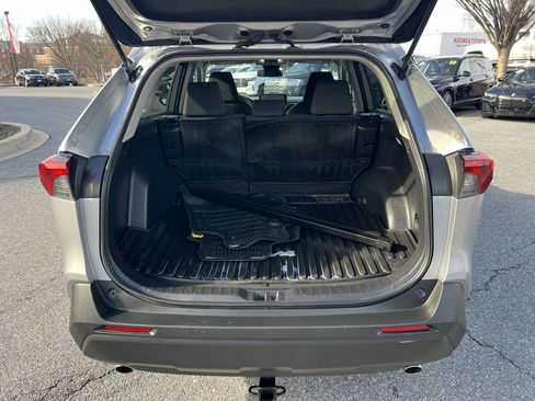 Used 2022 Toyota RAV4 LE image 23