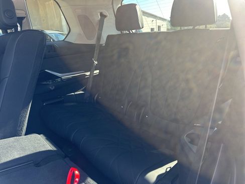 Used 2024 BMW X7 xDrive40i image 16